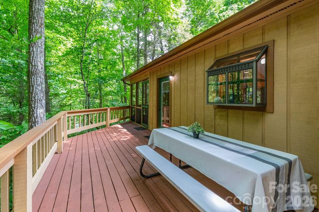 86 Mountain Road, Maggie Valley, NC 28751