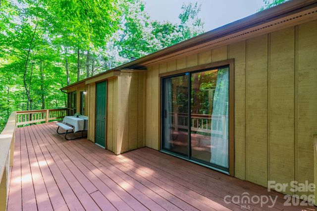 86 Mountain Road, Maggie Valley, NC 28751