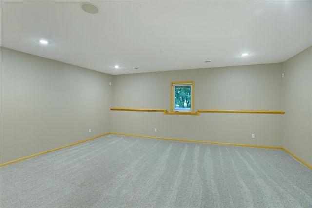 6926 Taylor Drive, Savage, MN 55378
