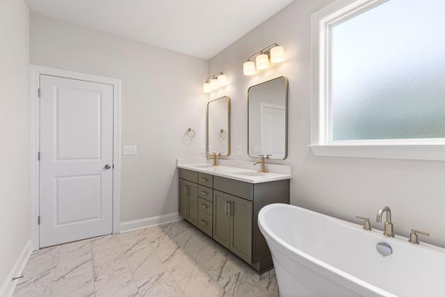 4 Wappoo Trace Lane, Summerville, SC 29486