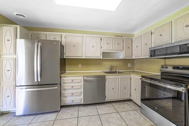 8633 NW 12th Street C177, Plantation, FL 33322