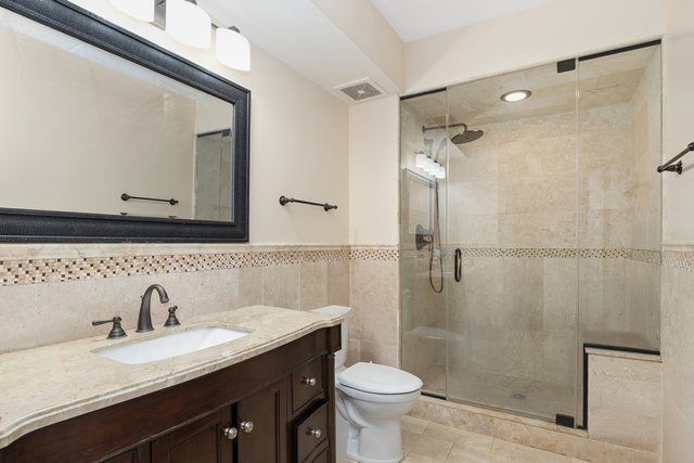 8727 W Bryn Mawr Avenue 606, Chicago, IL 60631