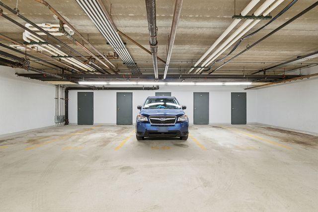 8727 W Bryn Mawr Avenue 606, Chicago, IL 60631