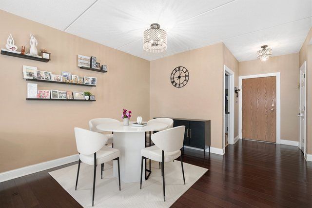 8727 W Bryn Mawr Avenue 606, Chicago, IL 60631