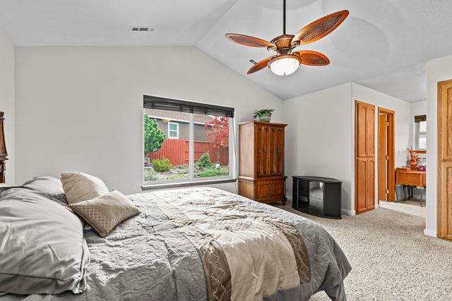 1023 Highlands Drive, Eagle Point, OR 97524