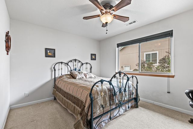 1023 Highlands Drive, Eagle Point, OR 97524