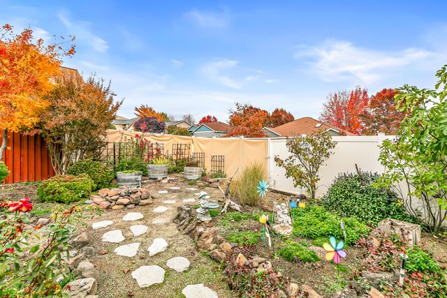 1023 Highlands Drive, Eagle Point, OR 97524