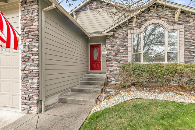 1023 Highlands Drive, Eagle Point, OR 97524