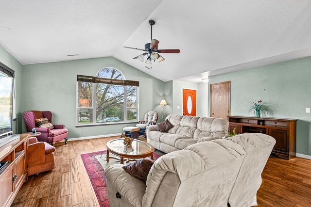 1023 Highlands Drive, Eagle Point, OR 97524