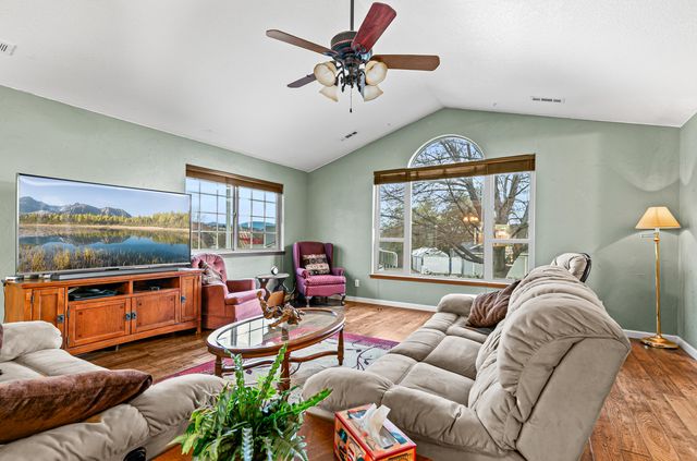 1023 Highlands Drive, Eagle Point, OR 97524