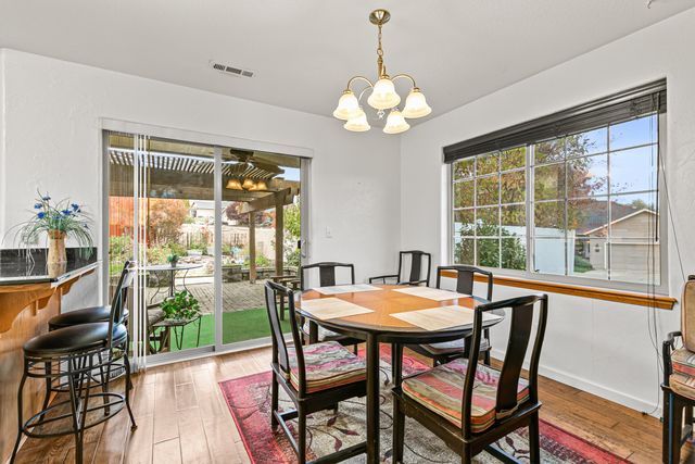 1023 Highlands Drive, Eagle Point, OR 97524