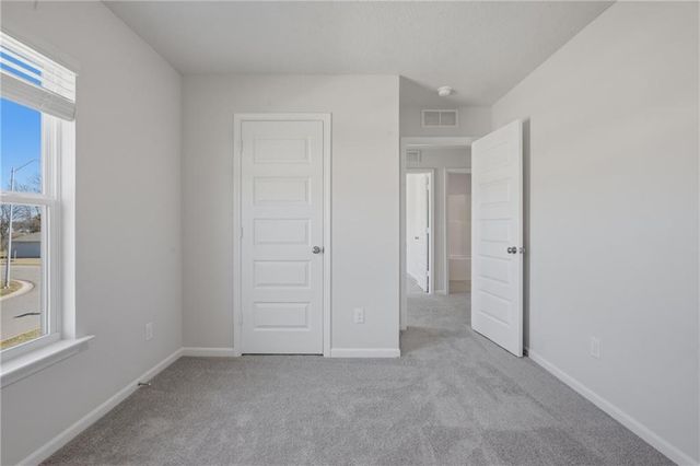 707 SW 6th Terrace, Oak Grove, MO 64075