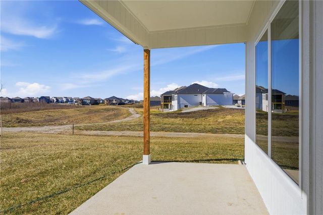 707 SW 6th Terrace, Oak Grove, MO 64075