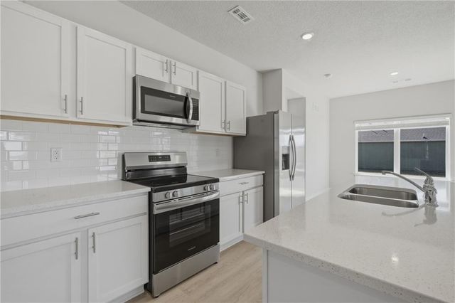 707 SW 6th Terrace, Oak Grove, MO 64075