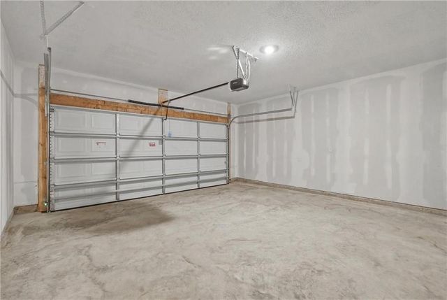 707 SW 6th Terrace, Oak Grove, MO 64075