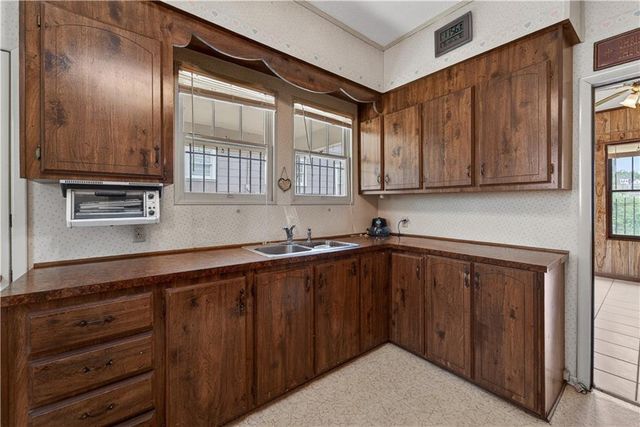 417 E Sellers Street E, Douglas, GA 31533