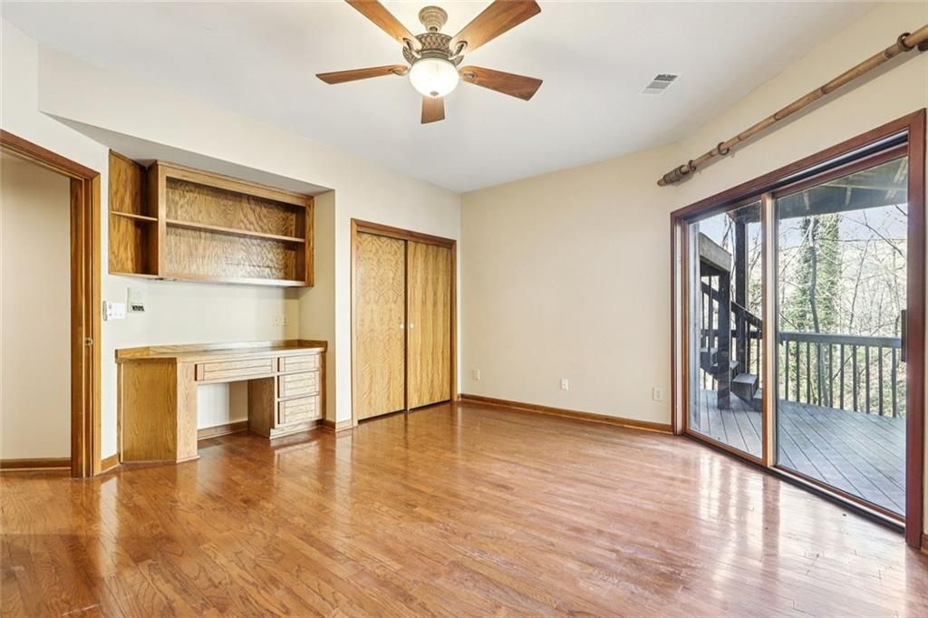 Image 24 of property listing at 562 Pine Valley Road SE, Marietta, GA 30067