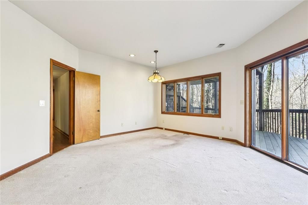 Image 28 of property listing at 562 Pine Valley Road SE, Marietta, GA 30067