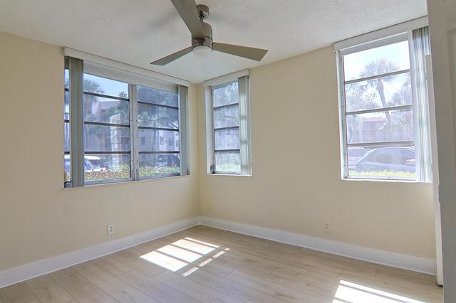 1900 Sabal Palm Drive 106, Davie, FL 33324
