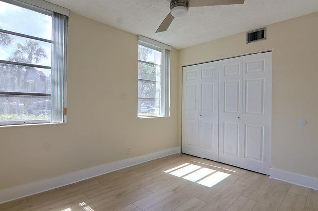 1900 Sabal Palm Drive 106, Davie, FL 33324