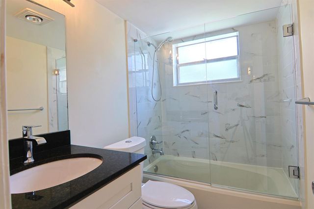 1900 Sabal Palm Drive 106, Davie, FL 33324