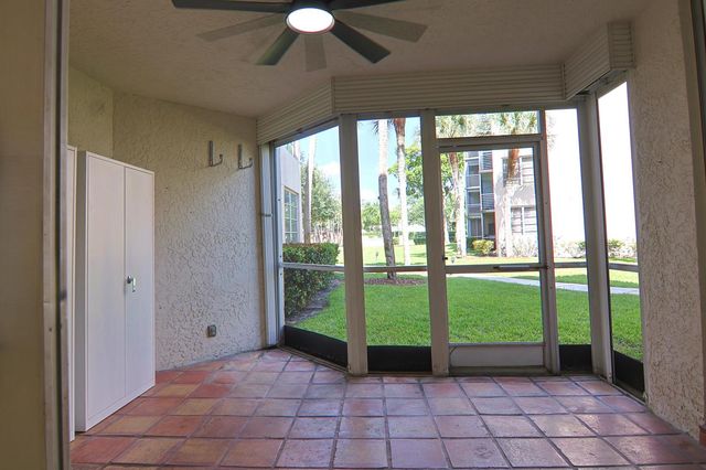 1900 Sabal Palm Drive 106, Davie, FL 33324