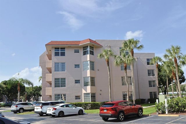 1900 Sabal Palm Drive 106, Davie, FL 33324