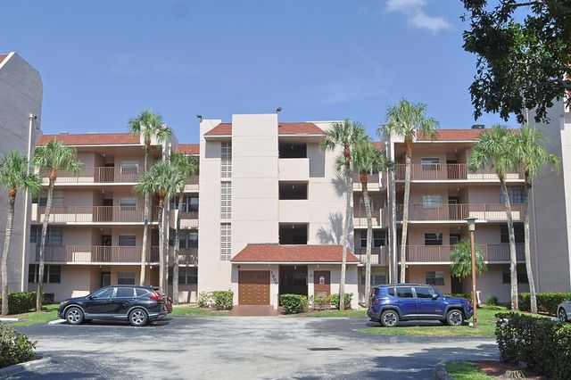 1900 Sabal Palm Drive 106, Davie, FL 33324