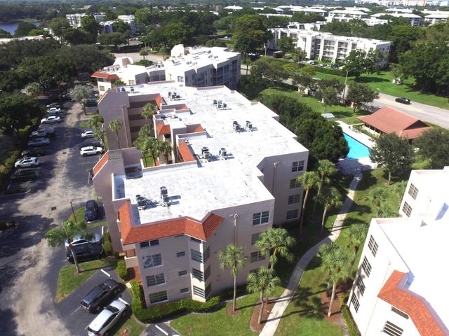 1900 Sabal Palm Drive 106, Davie, FL 33324