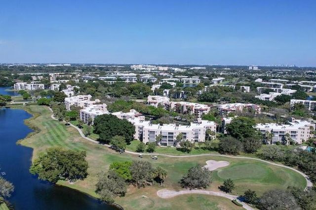 1900 Sabal Palm Drive 106, Davie, FL 33324