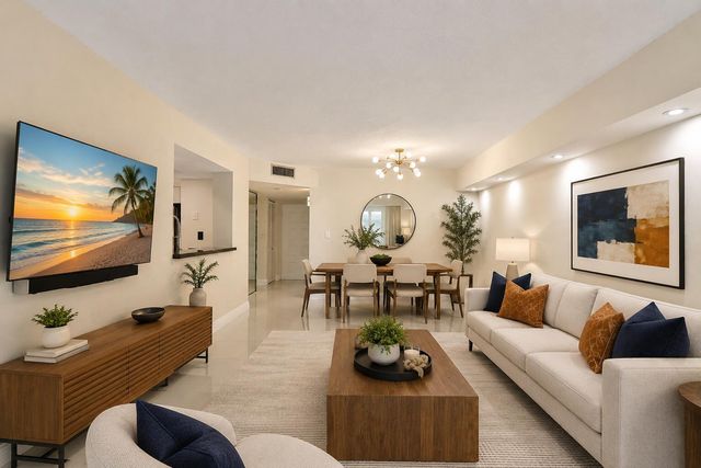 1900 Sabal Palm Drive 106, Davie, FL 33324