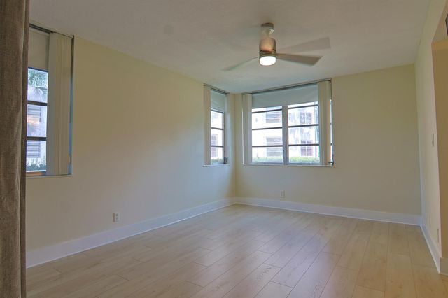 1900 Sabal Palm Drive 106, Davie, FL 33324