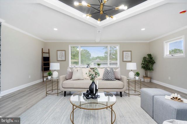 8121 HILLENDALE RD, Parkville, MD 21234