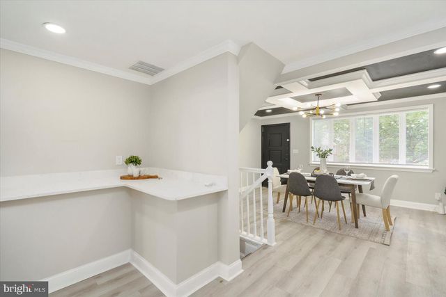 8121 HILLENDALE RD, Parkville, MD 21234
