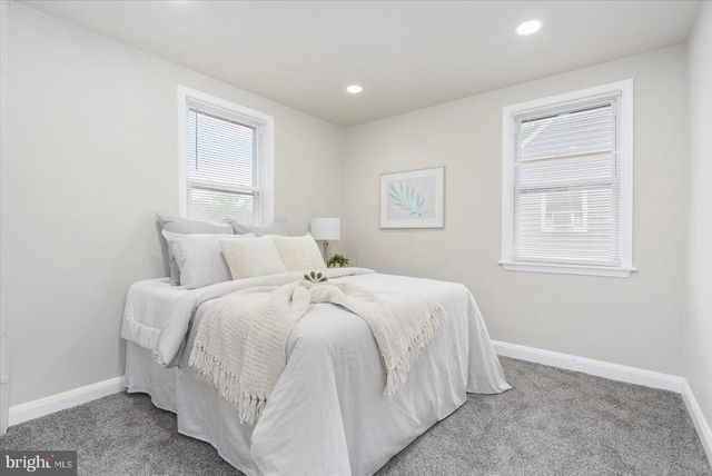 8121 HILLENDALE RD, Parkville, MD 21234