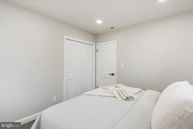 8121 HILLENDALE RD, Parkville, MD 21234