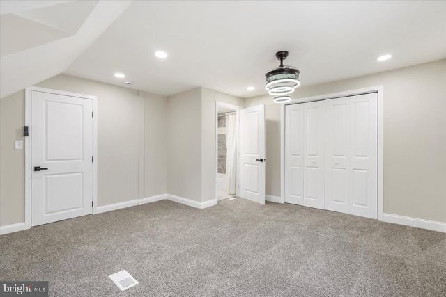 8121 HILLENDALE RD, Parkville, MD 21234