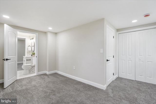 8121 HILLENDALE RD, Parkville, MD 21234