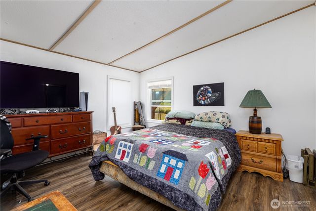 71 W Doggone Lane, Elma, WA 98541