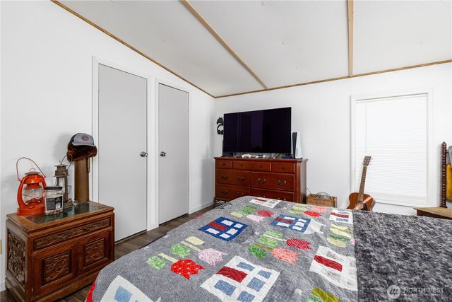 71 W Doggone Lane, Elma, WA 98541