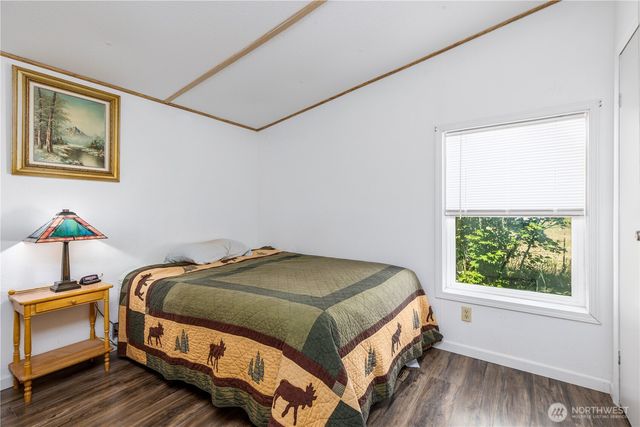 71 W Doggone Lane, Elma, WA 98541