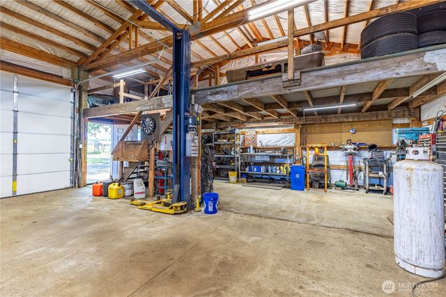 71 W Doggone Lane, Elma, WA 98541