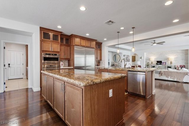 9763 Mountain Spruce Court, Las Vegas, NV 89178