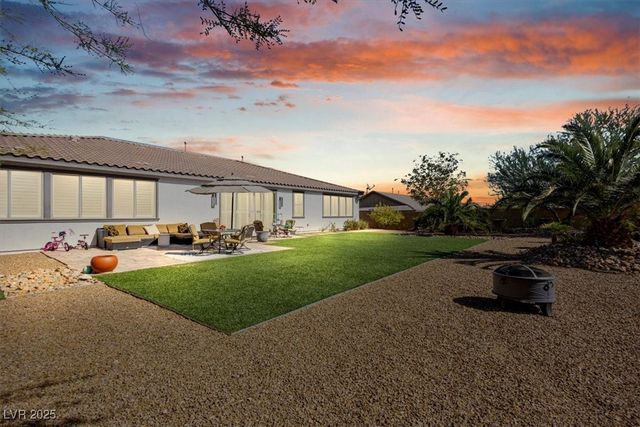 9763 Mountain Spruce Court, Las Vegas, NV 89178