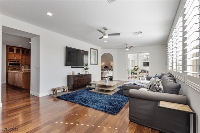 9763 Mountain Spruce Court, Las Vegas, NV 89178