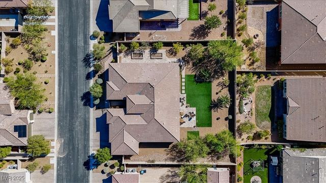 9763 Mountain Spruce Court, Las Vegas, NV 89178