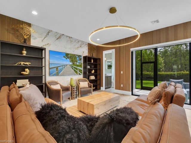 20318 Fair Oak LN, Estero, FL 33928