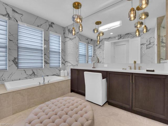 20318 Fair Oak LN, Estero, FL 33928