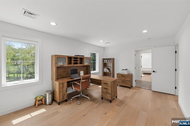 10 Sunset Road, Demarest, NJ 07627