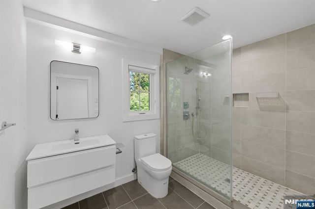 10 Sunset Road, Demarest, NJ 07627
